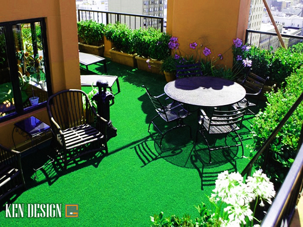 mẫu quán cafe sân vườn có cỏ nhân tạo